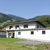 Apartment in Mayrhofen With Garden