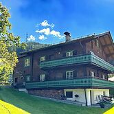 Cozy Chalet in Bramberg am Wildkogel with Sauna near Ski Lift