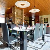 Luxury Villa with Swimming Pool near F1 Circuit