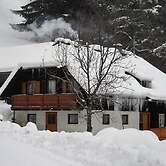 Spacious Chalet with Sauna near Ski Area in Wolfsberg