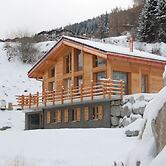 Chalet in La Tzoumaz Near Ski Slopes