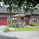 Nice Holiday Farmhouse Located in Sourbrodt near Ski Resort of Ovifat