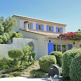 Sunny Provence Getaway