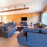 Lush Chalet Near Lake of Butgenbach