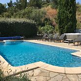 Relaxing Villa Near Lake & Beaches