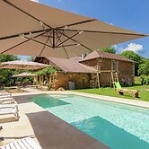 Large Farmhouse With Private Garden