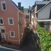 Lovely Modern Apartment, Near the Mosel, Shops and Restaurants