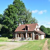Holiday Home in Isenay Near Lake and Forest