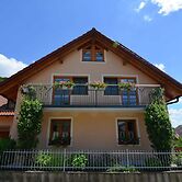 Homely Apartment with BBQ in Riedenburg Prunn near Forest