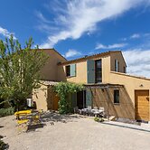 Villa in Malaucene With Mont Ventoux Views
