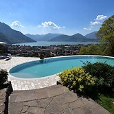 Flat in Villa With Pool and Lake View