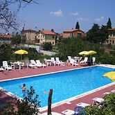 Belvilla by OYO Holiday Home in Pacaino With Pool