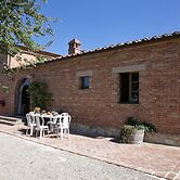 Tuscan Hilltop Farm Stay