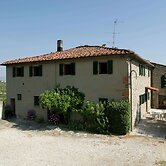 Farmhouse Abode With Pool and Tuscan Charm