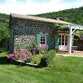 Cozy Family Home in Saint-pons