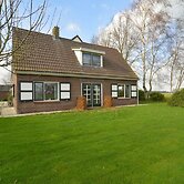 Detached Atmospheric Farmhouse with Large Garden & Privacy near Dalfse