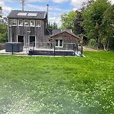 Spacious Chalet in Jalhay with Hot Tub