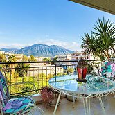 Bright Comfy Flat near Beach & City Center