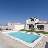 Holiday Home Beaufort With Private Pool