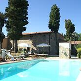 Holiday Home in Montecarelli With Swimming Pool