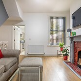 Platform Fishing Quarter Apartments