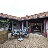 Cottage Near Bourtange With Hot Tub