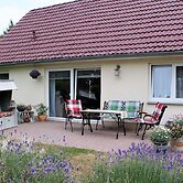 Cozy Holiday Home in Hohenkirchen near Baltic Sea