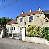 Holiday Home Vault-de-lugny Near Forest