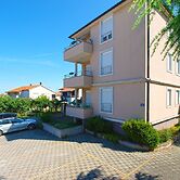 Apartment 1932