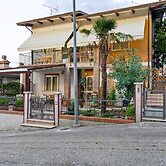 Belvilla by OYO Pleasant Apartment With Courtyard