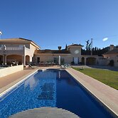 Villa in El Agar With Private Pool and Beaches
