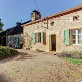 Forest Hideaway in Saint-caprais