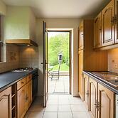 Perfect Spot on Edge of Large Woods with Hot Tub