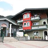 Idyllic Holiday Home in Goldegg Weng Near ski bus