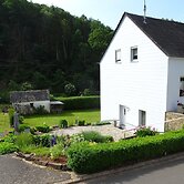 Waxweiler Flat Near City Center