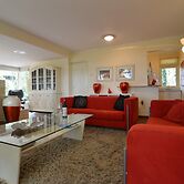 Detached Bungalow With Outdoor Fireplace