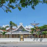 RedDoorz Plus @ Alam Raya Hotel