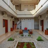 RedDoorz near Alun Alun Kudus 2