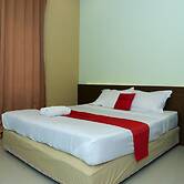 RedDoorz near Alun Alun Madiun