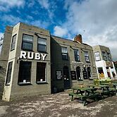 OYO Ruby Pub & Hotel
