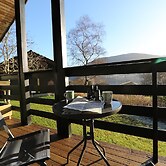 Cosy Modern Nordic Lodge w/ Loch View & Log Burner