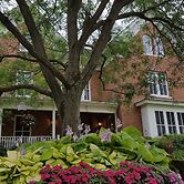 Round Barn Farm B & B Event Center