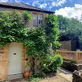 The Cottage, Lower St, West Chinnock