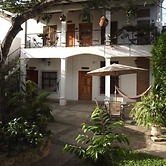 Jardin Cafe Restaurant & Hostel