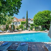 Logis Hotel Le Blason de Provence