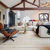 Skyline Water Front Penthouse Apartment