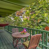 Kehena Treetop 1 Bedroom Home by RedAwning