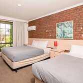 Bristol Hill Motor Inn