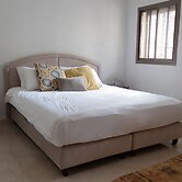 Modern Downtown 3BR by Ahlan Hospitality