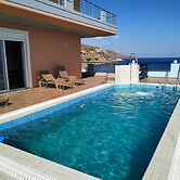 Luxurious Villa Paradise PRIVATE BEACH